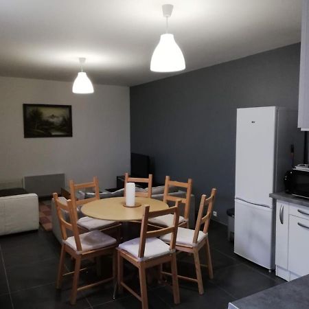 Maison Duplex & Appartement Sur Cour La Ferte-Gaucher Экстерьер фото