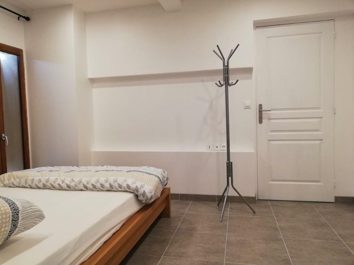 Maison Duplex & Appartement Sur Cour La Ferte-Gaucher Экстерьер фото