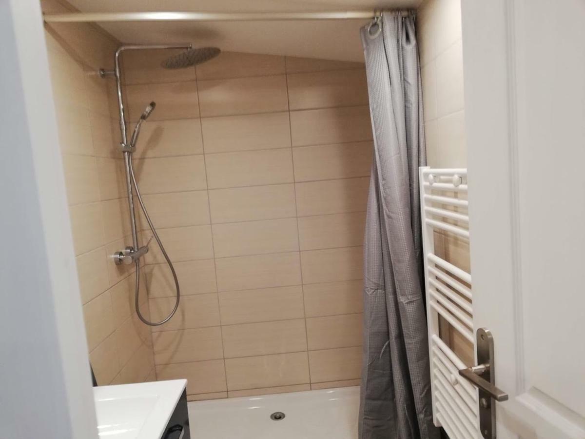 Maison Duplex & Appartement Sur Cour La Ferte-Gaucher Экстерьер фото
